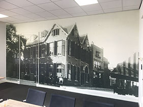 Voor het bedrijf Hepro maakte CQ van deze Twizy een blikvanger van formaat