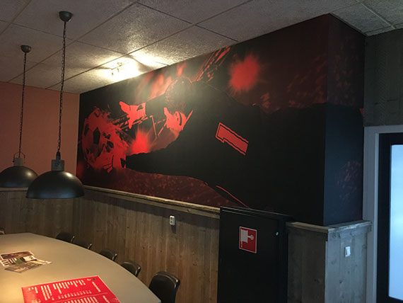 Op deze stoelen van orthodontiepraktijk Winschoten wacht je vrolijk op je beurt